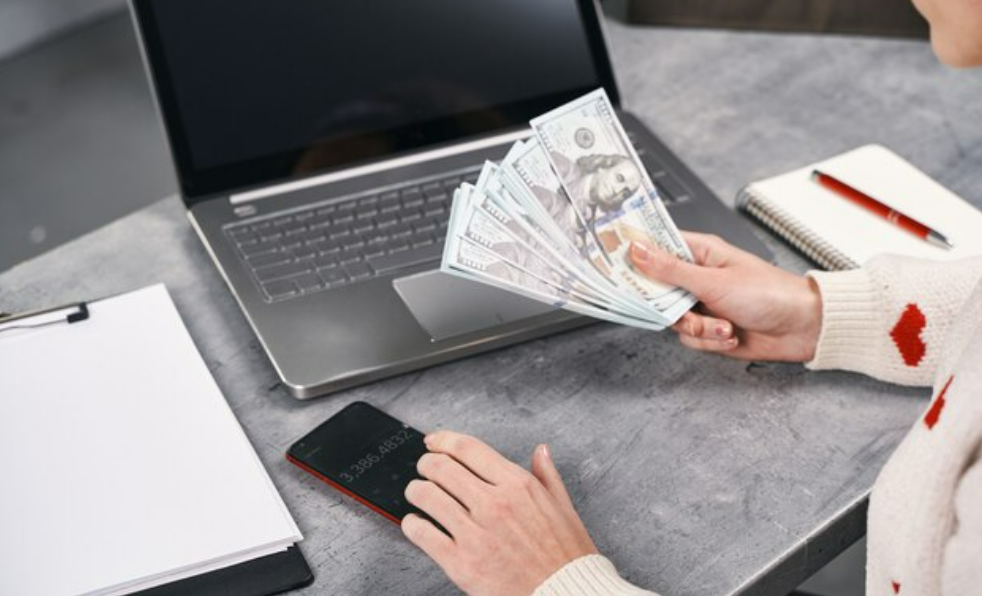 Voopty CRM: how to work with finances